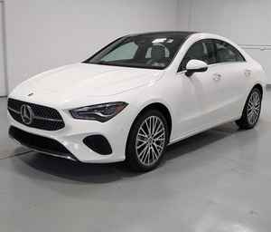 Mercedes-Benz CLA 250 AWD 4MATIC Coupé d'occasion 2025, moteur 2.0L Turbo 4 cylindres en ligne hybride léger de 221 ch - Product Image 1