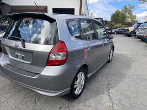 CLEAN 2008 H-o-n-d-a Fit Sport - Product Image 3