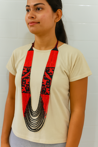 Collar de cuentas hecho a mano con patrón tribal rojo y negro, joyería étnica larga, moda artesanal para mujer, regalo tradicional - Product Image 2
