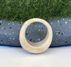 Resin Acrylic Rings Round Shape Handcrafted Love Ring Women Party Jewelry Wholesale Supply for Best Price - Product Image 2