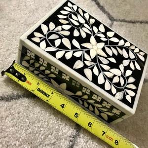 Boîte d'organisation de bijoux en incrustation d'os faite à la main avec plusieurs compartiments et finition polie pour bagues, colliers, - Product Image 3