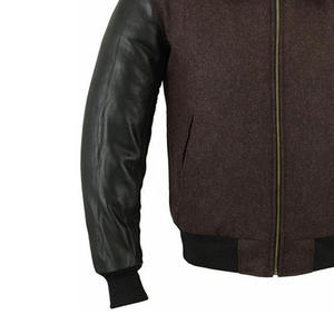 Veste de baseball universitaire pour hommes avec logo personnalisé, manches en cuir brodées, tissu en toile de laine - Product Image 4