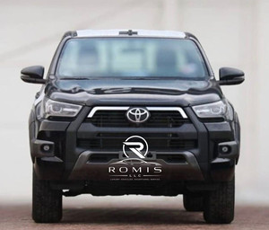 Toyota Hilux Adventure 4.0L SUV 235CV Automatico 4WD Guida a Sinistra Benzina Usato 2024 - Product Image 1