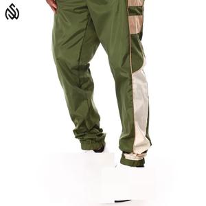 2025 nuevo diseño cortavientos con logotipo personalizado para hombre, ropa de calle de talla grande de alta calidad, chándales impermeables de algodón con cremallera, estilo informal - Product Image 5