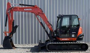 ENVÍO GRATUITO Miniexcavadora KUBOTA KX080-4 de 66 HP con Cabina Cerrada, Aprobada por EPA y CE, Bomba Hidráulica Auxiliar, Motor, Caja de Cambios, PLC. - Product Image 3