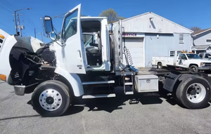 ดีที่สุด!! รถบรรทุกขนส่งระยะไกลเชิงพาณิชย์ ห้องโดยสารสำหรับการดำเนินงานกับรถพ่วง รถขนส่งสำหรับบรรทุกตู้คอนเทนเนอร์ - Product Image 2