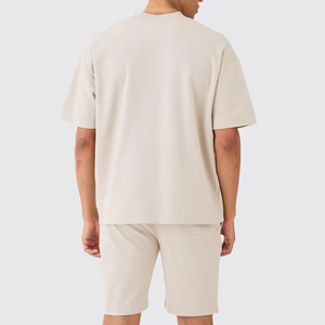 Ensemble 2 pièces surdimensionné personnalisé à séchage rapide pour hommes : T-shirt à manches courtes col rond en coton respirant et short – Idéal pour l'été - Product Image 5