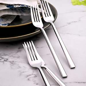 Juego de 4 Tenedores de Acero Inoxidable SmoothGrip Sostenibles - Lindos Tenedores para Servir Frutas, Café y Postres para Uso en Restaurantes - Product Image 2