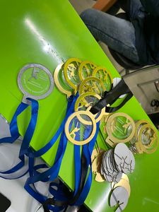 Medallas acrílicas Forma personalizada Premios personalizables Medallas duraderas y elegantes Ideales para competiciones y regalos - Product Image 2