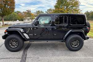 Jeep Wrangler Rubicon 392 Final Edition 4x4 Usado 2024 - Product Image 2