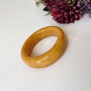 Bracelet jonc Orange Butterscotch Amber Bangle Bracelet Pologne, petit diamètre 51 mm ; Bracelet jonc Orange Butterscotch Jade classique pour femme - Product Image 1