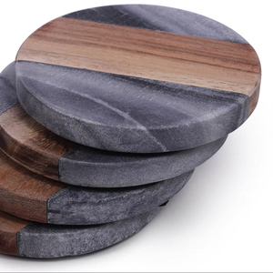 Ensemble de sous-verres et assiettes à thé en marbre en bois de style classique exquis pour un service à thé et café de haute qualité et un décor de table sophistiqué - Product Image 1