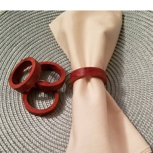 Lot de 4 ronds de serviette rustiques en bois fabriqués à la main - Product Image 2