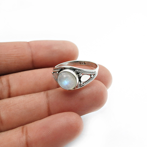 Natural Blue Fire Rainbow Moonstone 925 Sterling Silver Forma redonda Classic Pretty Ring Hecho a mano Joyería fina Proveedor al por mayor - Product Image 3
