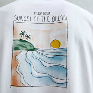 Camiseta de Algodón 100% Beige para Hombre, Corte Regular, Cuello Redondo, Estampado Floral West Bay Sunset, Estilo Casual Costero, Manga Corta, 240 Gramos - Product Image 1