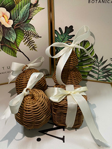 Nouvelle corbeille de rangement en rotin tressé en forme d'animal, panier cadeau de Noël pour la décoration de la maison, fournisseur Vietnamien - Product Image 1