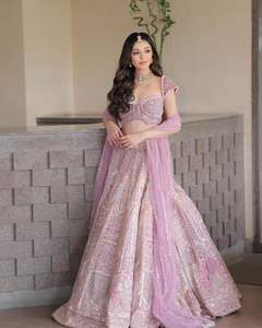 Lehenga en soie Kasturi de qualité supérieure, boutique indienne, designer Bollywood, pour fêtes, mariages, tendance, vêtements de fête pour femmes, best-seller - Product Image 4