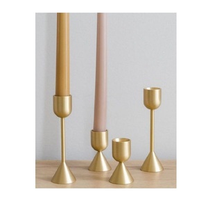 Porte-bougie en métal minimaliste moderne pour bougies chauffe-plat, bougies coniques et bougies piliers, idéal pour la maison, le bureau, la chambre ou le salon - Product Image 1