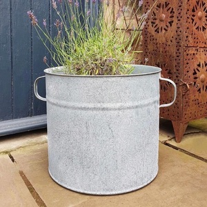 Maceta de flores ecológica con forma galvanizada única, Estilo Vintage/moderno, diseño personalizable para decoraciones de jardín al aire libre - Product Image 5