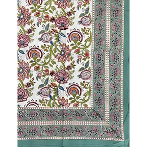 Quality Block Printed Flat <b>Sheet</b> Fitted Bed <b>Sheets</b> in King <b>Queen</b> & Twin <b>Sizes</b> for Bedroom Hotel & Hospital Use - Product Image 1