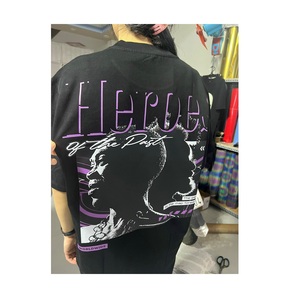 เสื้อยืดโอเวอร์ไซส์แบบกําหนดเอง 240 กรัมผ้าฝ้าย 100% รูปแบบการพิมพ์ราคาดี OEM สนับสนุนการออกแบบการบรรจุเสื้อยืดโอเวอร์ไซส์ Unisex เวียดนาม - Product Image 6