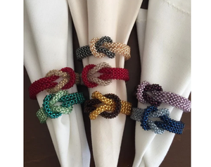 Lot de 4 ronds de serviette noués perlés colorés - Product Image 2