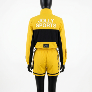 Conjunto Corto de Chaqueta Cortavientos de Nylon Taslon Premium de 135 GSM para Mujer, Amarillo con Paneles Negros y Logotipo Serigrafiado - Product Image 3