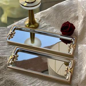 Bandeja Decorativa de Aluminio de Lujo con Acabado Niquelado Brillante, Duradera, para Decoración de Mesa de Bodas y Fiestas, Tamaños Personalizados con Base, Juego de 2 Piezas - Product Image 5