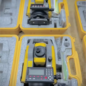 Station totale de topographie modèle Topcon GM 52 série, disponible à la vente en bon état - Product Image 1