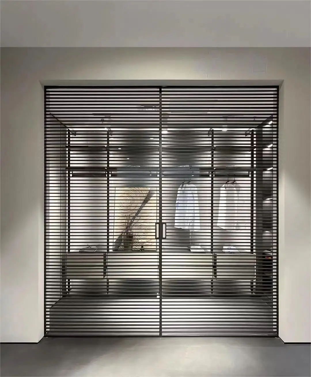 Porta de vidro deslizante de alumínio moderna com ripas horizontais, porta divisória de alumínio para interior da sala de estar e quarto
