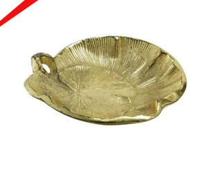 Meilleures ventes Plateau fini doré au design martelé - Product Image 4
