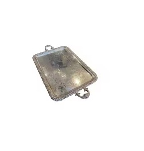 Serveur de collations et de boissons en aluminium fait à la main de conception florale durable pour le restaurant et le rassemblement de partie - Product Image 4