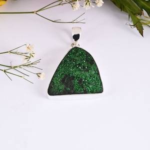 Pendentif en pierre naturelle Uvarovite, or jaune, pendentif en argent Sterling 925, bijoux faits à la main, cadeau pour elle, bijoux en gros - Product Image 2