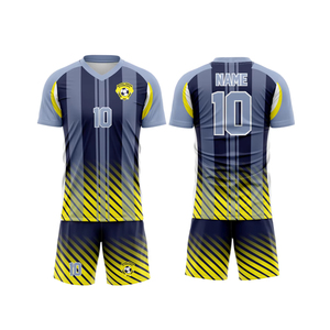 Juego de uniformes de fútbol impresos sublimados de diseño personalizado OEM 100% tela transpirable de poliéster que incluye bolsas de calcetines superiores para invierno - Product Image 2