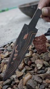 Cuchillo Bowie de Acero Inoxidable Hecho a Mano de Lujo, Grado Industrial, Borde Dentado, Mango de Cobre, Profesional para Caza al Aire Libre, OEM - Product Image 3