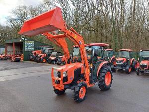 Tractor Kubota 4x4 de Alta Calidad y Gran Potencia (75hp, 80hp, 120hp, 160hp, 180hp) para Agricultura, Disponible para la Venta - Product Image 3