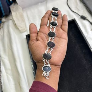 Bracelet en onyx noir naturel pour femmes en argent sterling 925 fait à la main Bracelet en pierres précieuses en vrac réglable Design ovale en onyx - Product Image 4