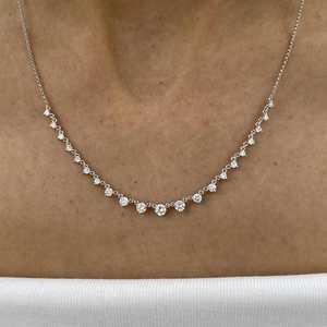 Collar de cadena de diamantes creado en laboratorio, oro blanco sólido de 14K, Diamante alargado de corte redondo, joyería hecha a mano para mujer - Product Image 1