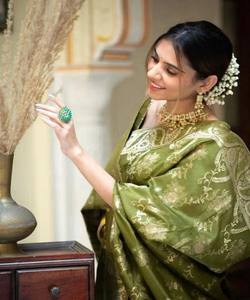 Sari moderne en soie jacquard LICI attrayant avec blouse non cousue, tenue de fête festive, prix de gros, vêtement ethnique, vert - Product Image 4