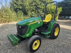 Tracteur Mini John Deere 5045E 4x4 Certifié Allemagne, Roues Fonctionnelles, Composants Essentiels : Boîte de Vitesses, Pompe, Moteur, 2300kg, À Vendre - Product Image 6