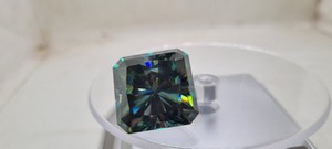 มอสซาไนต์ทรงสี่เหลี่ยม 61.70 กะรัต | แหวนมอสซาไนต์สั่งทําพิเศษและจี้เพชรมอสซาไนต์ - Product Image 3