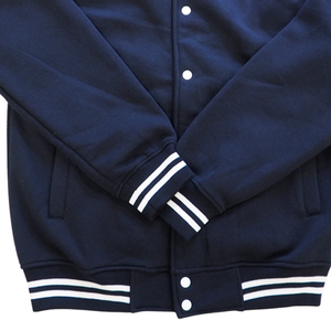 Venta al por mayor de chaqueta universitaria de calidad superior logotipo personalizado bordado calentado a prueba de viento manga larga botón decoración invierno lana - Product Image 4