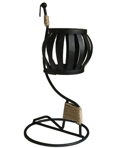 Candelabro de metal con forma humana para boda, Portabrocas moderno con forma de candelabro, para Bar, fiesta, creativo, color negro, con cuerda - Product Image 1