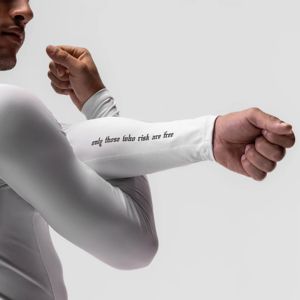 Camiseta de entrenamiento para hombre que absorbe la humedad: camiseta atlética transpirable y de secado rápido para una máxima comodidad durante el ejercicio - Product Image 4