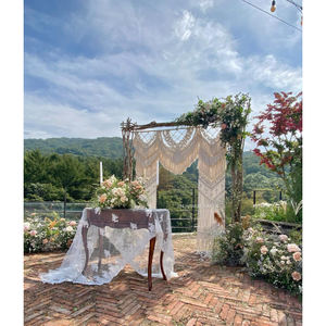 Arco de Boda de Macramé Hecho a Mano de Lujo, Elegante Decoración de Pared para Bodas - Product Image 1