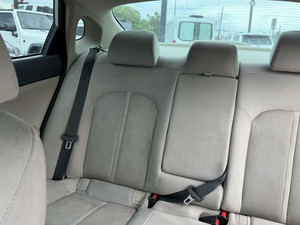 Kia Optima 2019 Usado, Sedán, Caja de Cambios Automática/Manual, Motor 4L Diésel/Gasolina, Asientos de Cuero, Cámara Trasera, Volante a la Izquierda, Interior Oscuro - Product Image 4