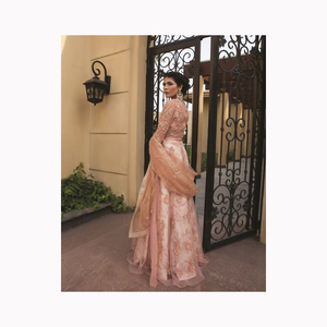 Lehenga แฟชั่นใหม่สําหรับเจ้าสาว, การออกแบบ, งานเย็บปักถักร้อยและงานเพชรเต็มรูปแบบใน Lehenga ผู้ส่งออกปากีสถาน - Product Image 1