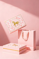 Boîte Cadeau Luxe Rose Personnalisée Cheval Estampillée à Chaud Or UV Mat Gaufrée Texture Géométrique Emballage Rigide Festival