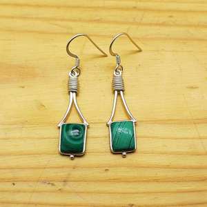 Pendiente de plata de diseñador con bisel de piedras preciosas de malaquita Natural, pendiente de plata de peso ligero hermoso de plata 925 al por mayor - Product Image 6