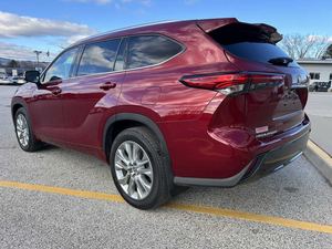 SUV Crossover d'occasion 2020 Highlander Limited à faible kilométrage, transmission intégrale, boîte automatique 8 vitesses, intérieur noir - Product Image 5